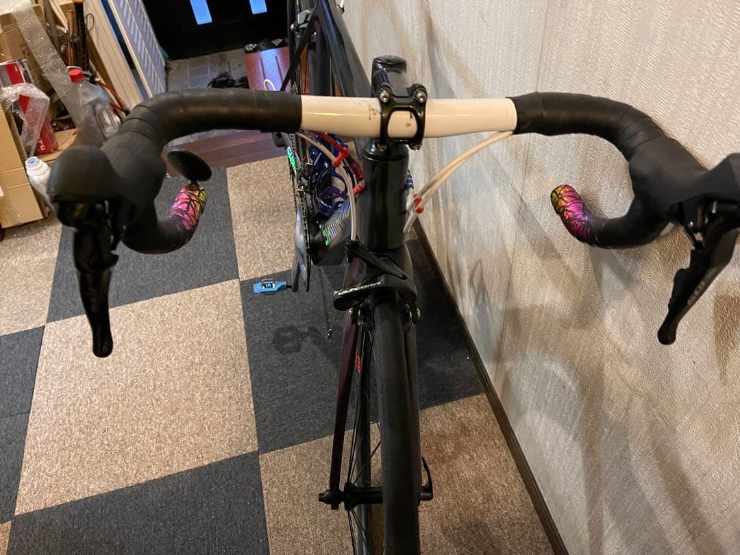 カーボンフレームロードバイク