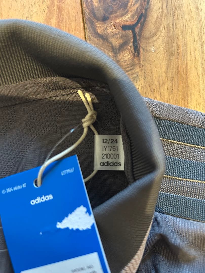 【新品・正規品】24-25レアルマドリード 2XL(UNIQLO Lサイズ相当)