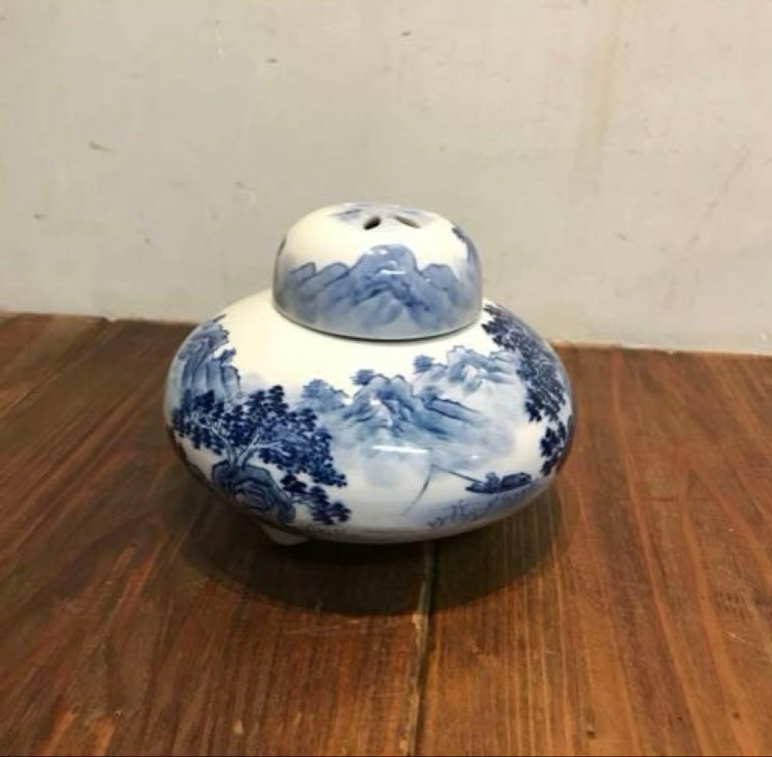 美品　有田焼　花舟　三脚　香炉　染付の山水画が素敵な　蓋まで丁寧に描かれています