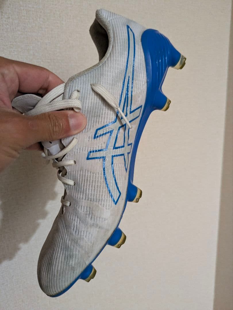 ACROS FIT ホワイト サッカーシューズ26.0㌢