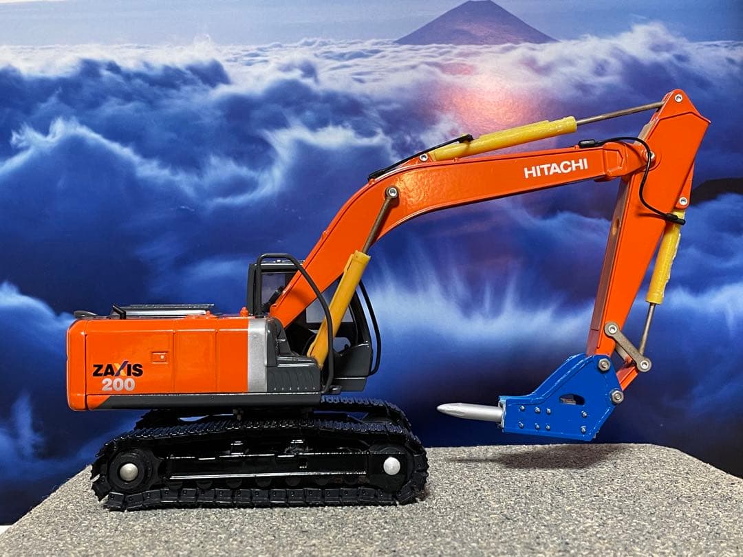 HITACHI ZAXIS 200ミニチュア ブレーカーと標準バケット付き