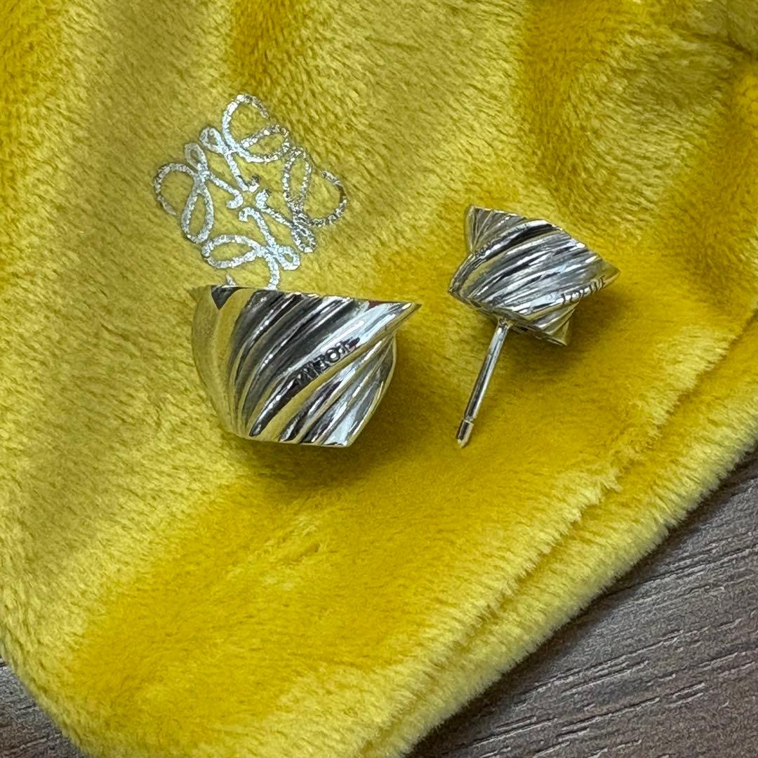 と*と様 LOEWE ロエベ アナグラムロゴ シングルピアス 2WAY シルバー