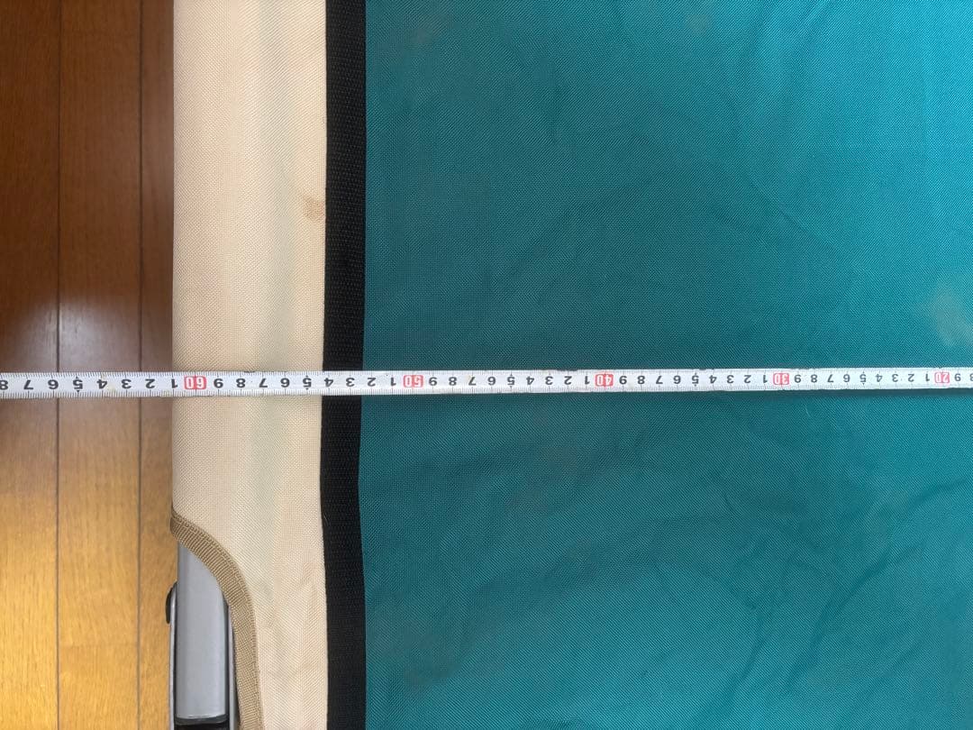 Coleman 折りたたみコット 緑/ベージュ収納袋付き、長椅子にも