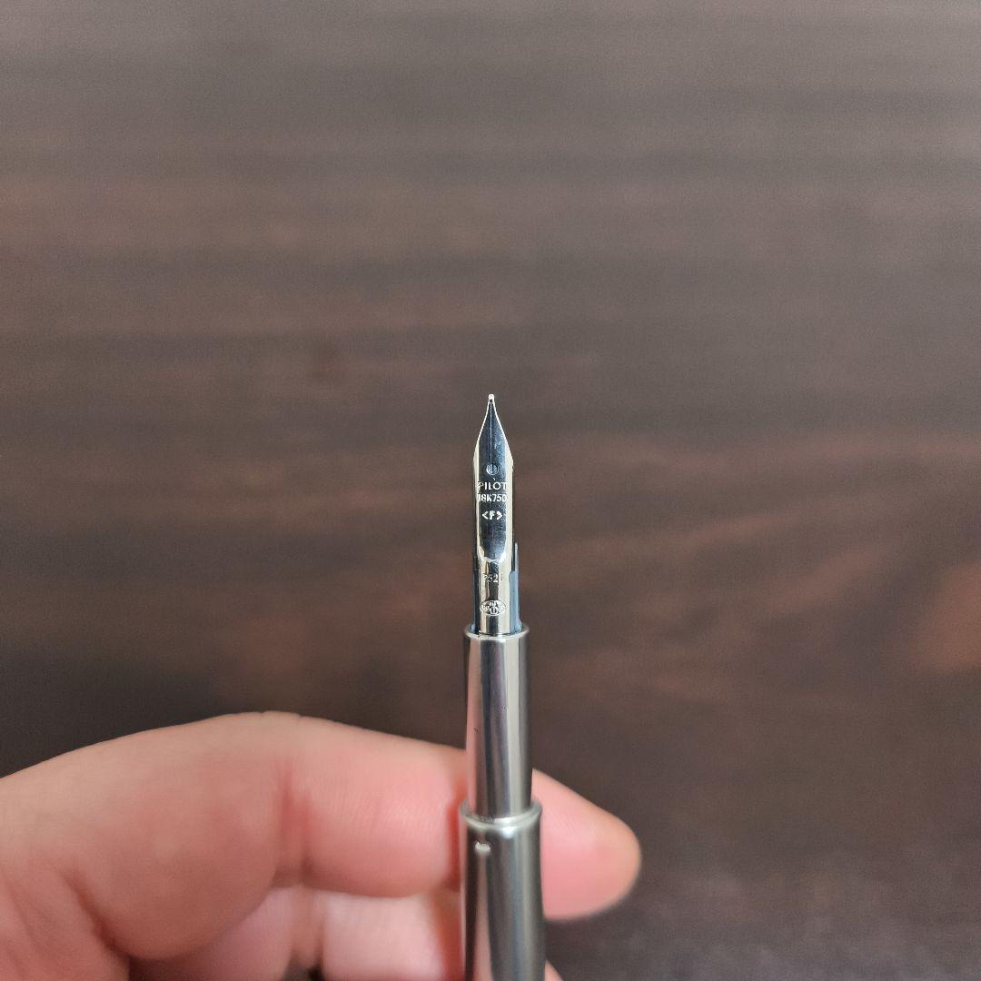 パイロット キャップレス フェルモ