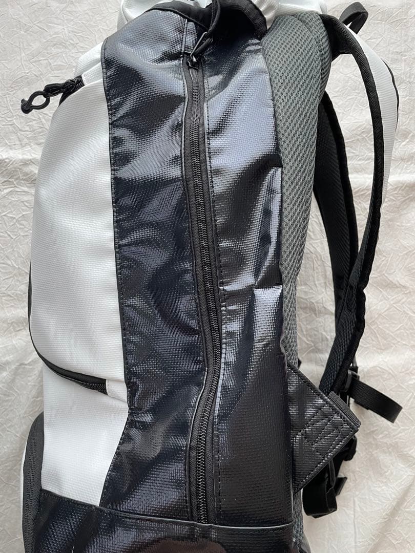 YONEX バドミントンバックパック ホワイト/ブラック