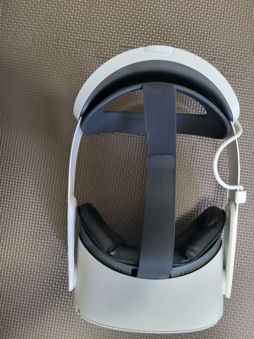 その他 / Quest 2 with accessories