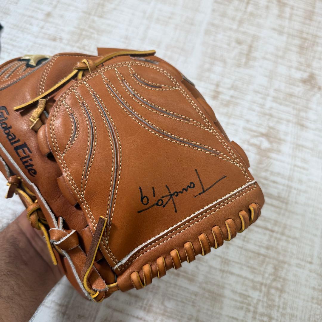 Mizuno グローバルエリート　硬式　投手用グローブ　サイン入り