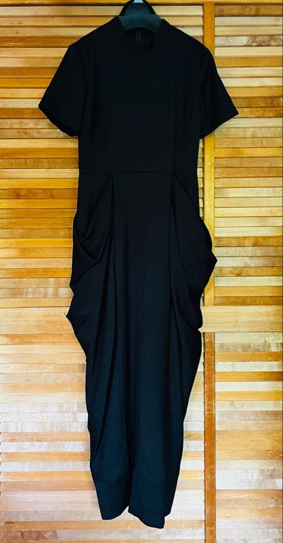 【新品・未使用】 Hella SLAB DRAPE DRESS ブラックS