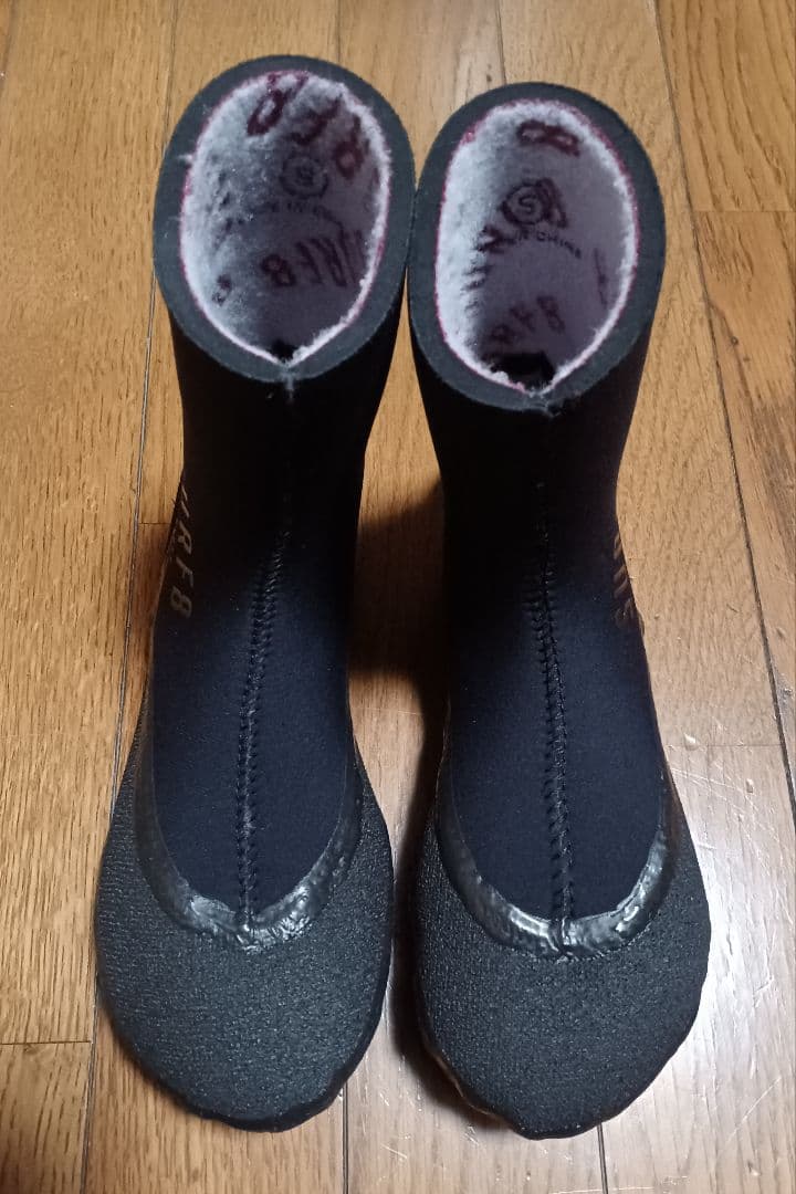 SURF8　サーフエイト　サーフブーツ　5mm　S サイズ