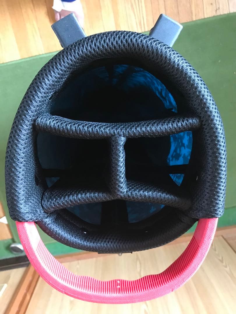 またまた最終値下げ！スリクソン 迷彩スタンドバッグ