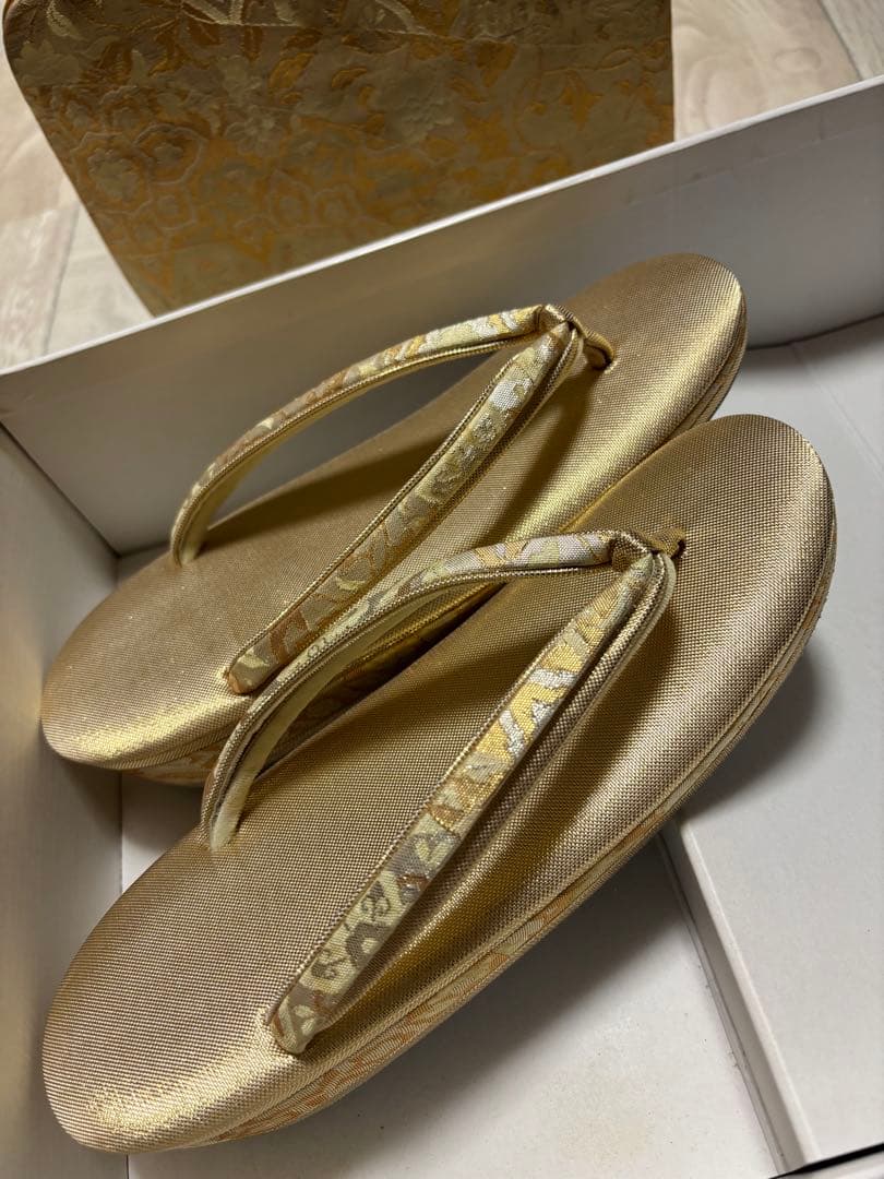 はきもの匠　神田胡蝶　帯地　最高級草履バック　Ｌサイズ　シャンパンゴールド