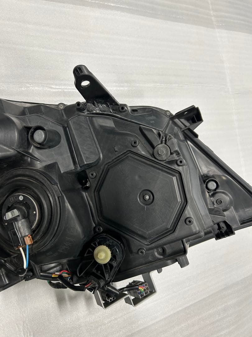 ヴォクシー　80 前期　左ヘッドライト