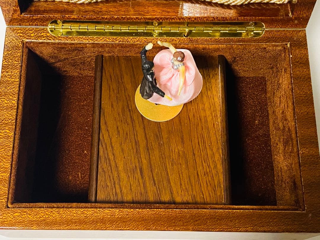 【 希少 】REUGE ダンシングカップルオルゴール付き ジュエリーボックス