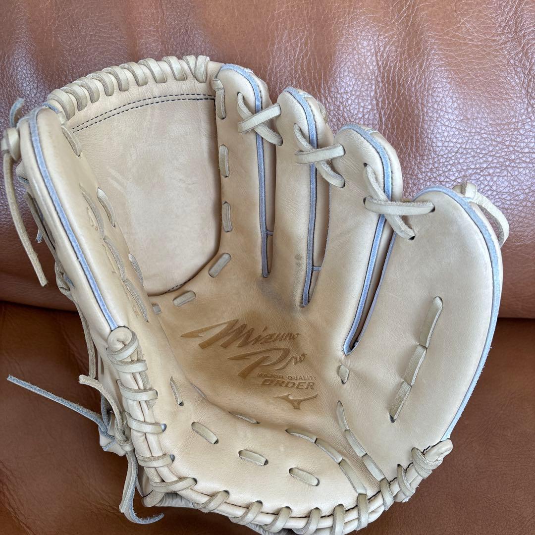 ミズノプロ軟式オーダー投手用グローブ
