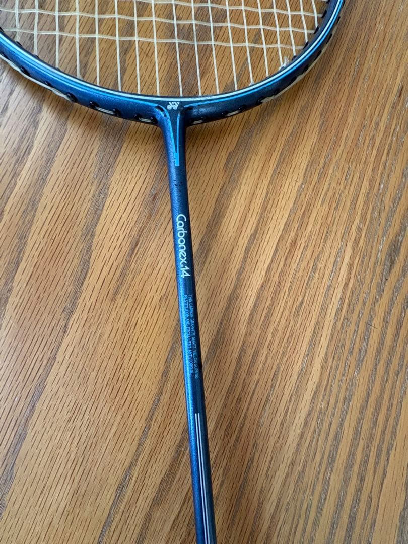 ★バドミントンラケット　ヨネックス　AEROTUS100 Carbonex14★