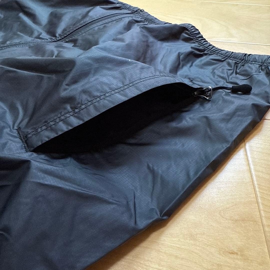 NIKE ランニングジャケット　ウィンドブレーカー　軽量　黒青ブラック　L 新品