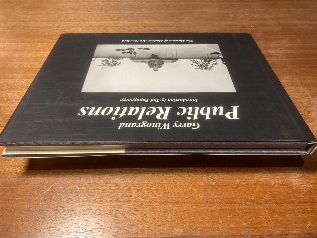 Garry Winogrand ，Public Relations