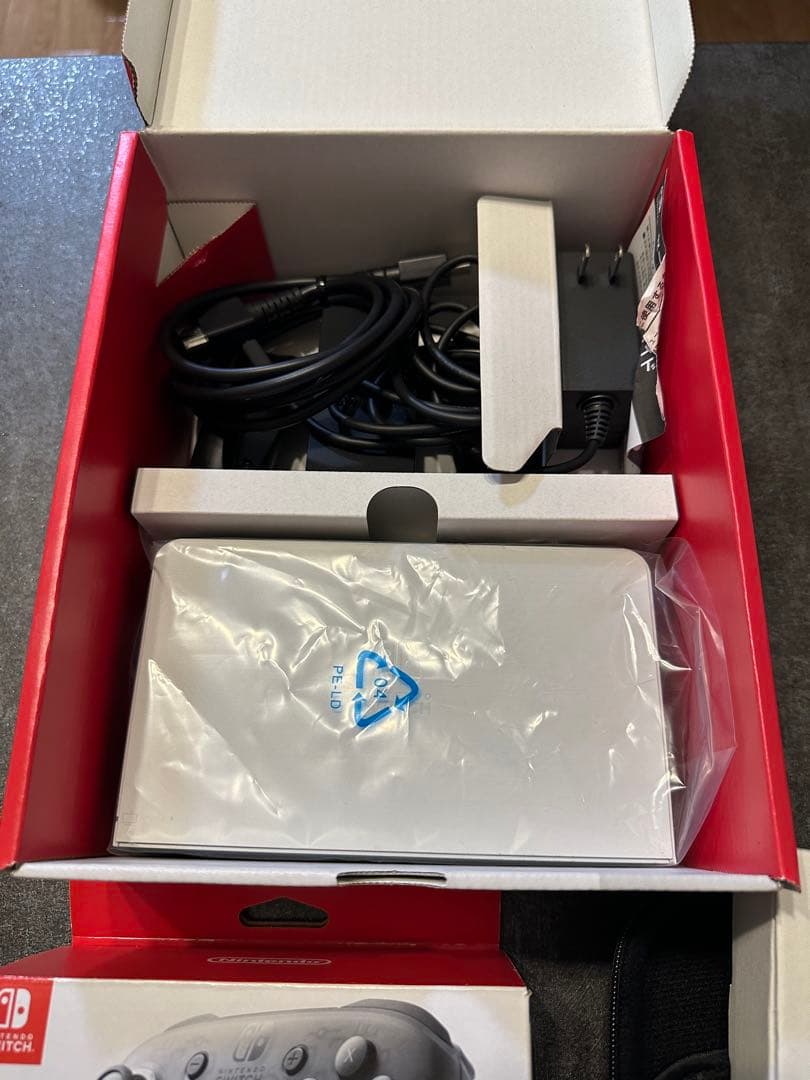 ニンテンドーSwitch 有機el 本体　ピクミン4 プロコントローラ