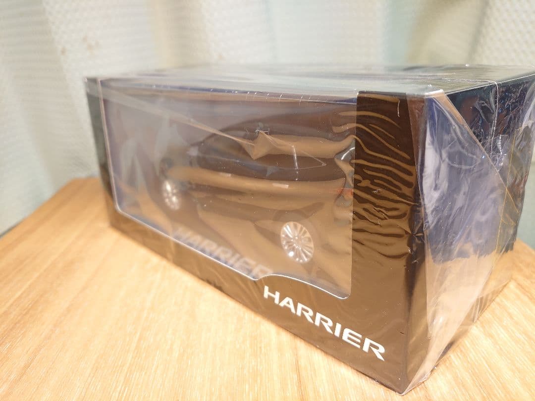 a*6様 美品【新品】ハリアー　ブラック　ミニカー　カラーサンプル