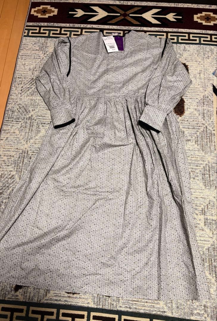 【LIBERTY】リバティ　Forest Wave柄パイピングワンピース