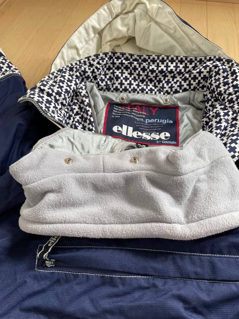 ellesse ウィンタースポーツ　 ウェア（上着）