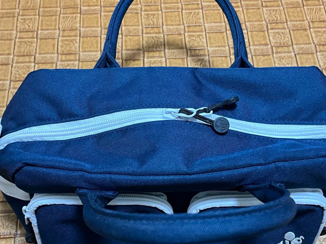 ハチヤーズ　ナイロンカートバッグ　/ネイビー　ロゴ刺繍　蜂　手提げ　8YARDS