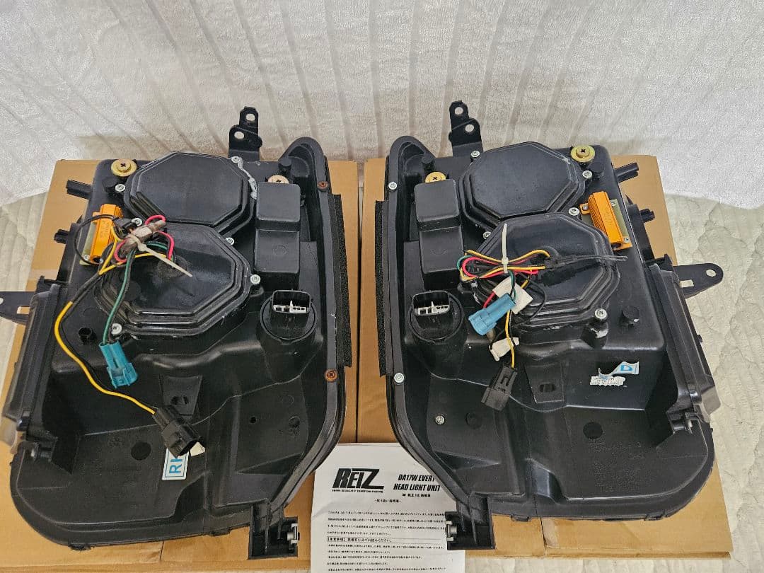 エブリイDA17W REIZ ヘッドライト 左右セット　HID用　美品