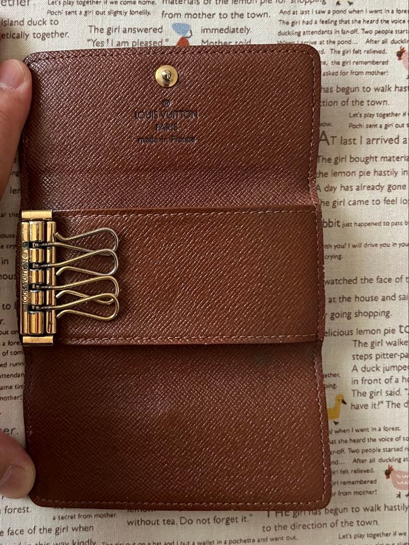 LOUIS VUITTON ルイヴィトン　4連　キーケース　ミュルティクレ4