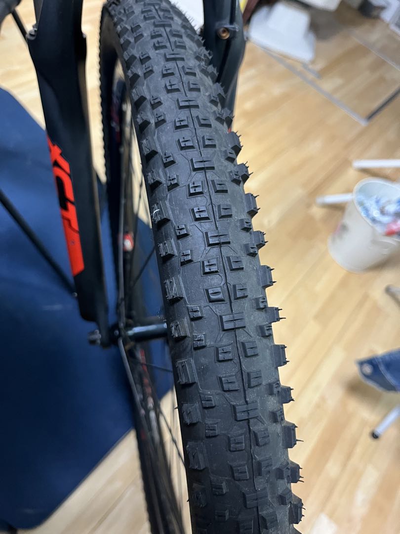 GIANT マウンテンバイク ATX27.5インチ マットブラック/オレンジ