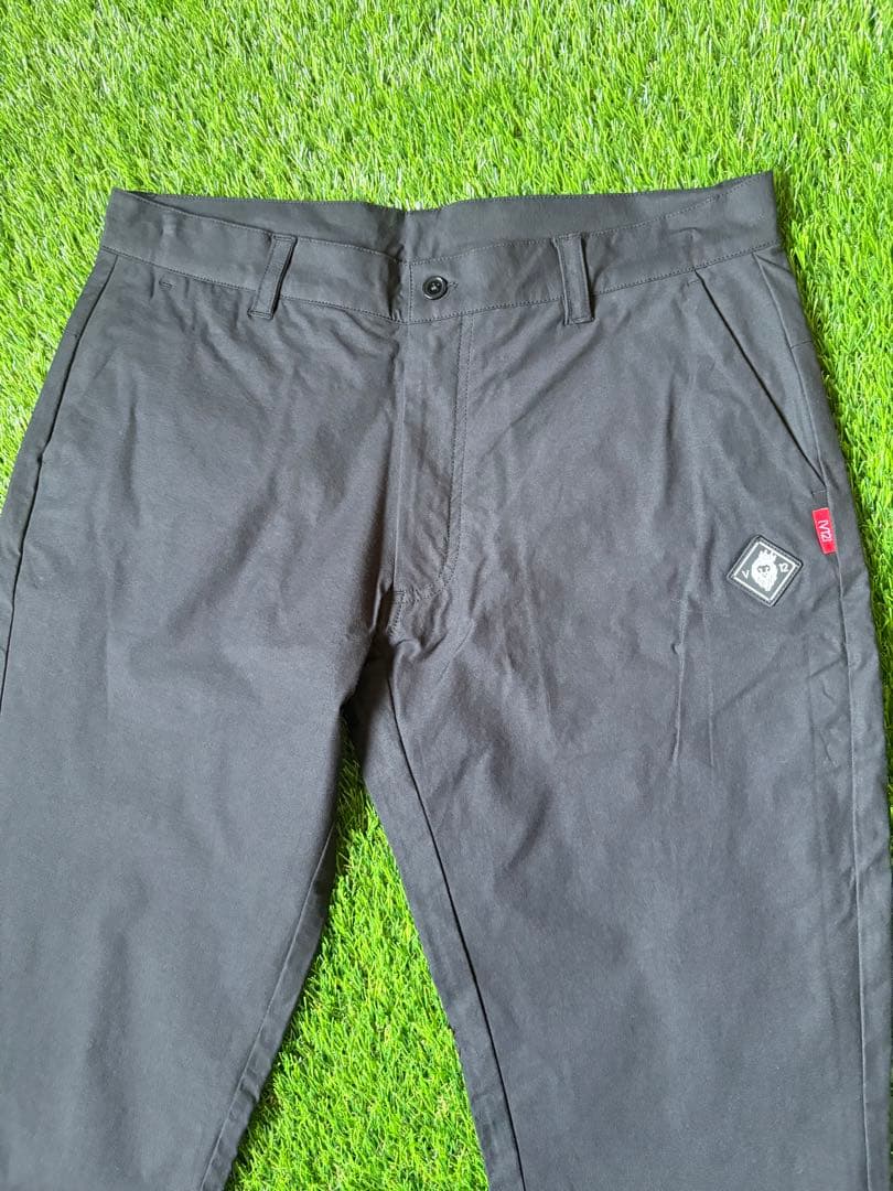 V12 の人気モデル、V122321-PN15 BACK LOGO PANTS