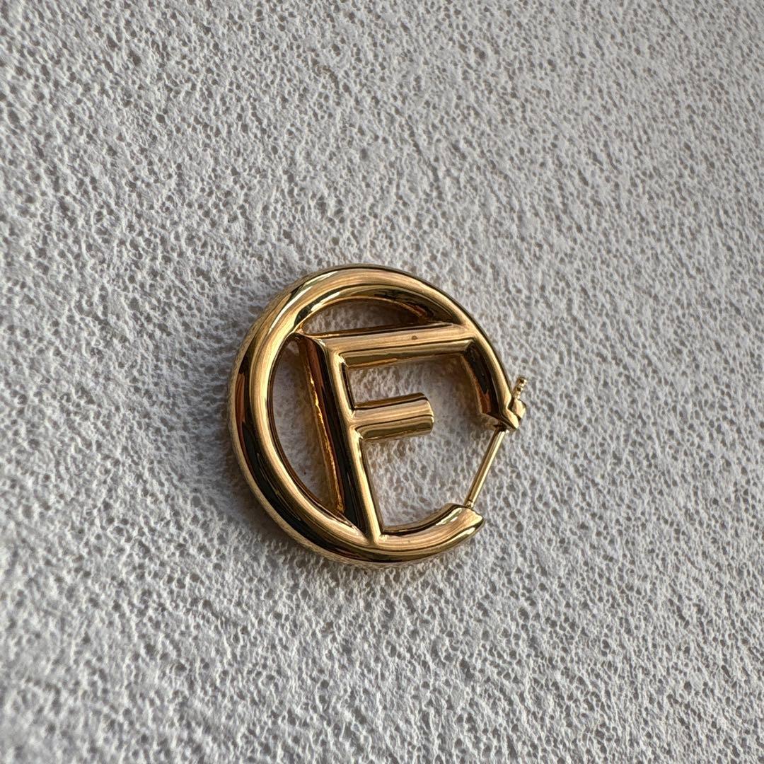 FENDI earring フェンディピアス エフイズ 片耳のみ ゴールド系