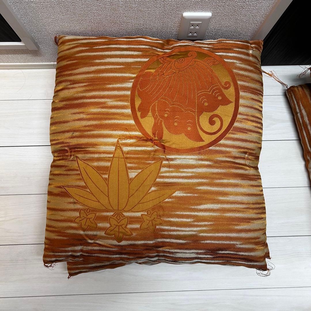 【高級座布団 6枚セット】仏前・法要・来客用 揚羽蝶 楓 紋入り 金茶色