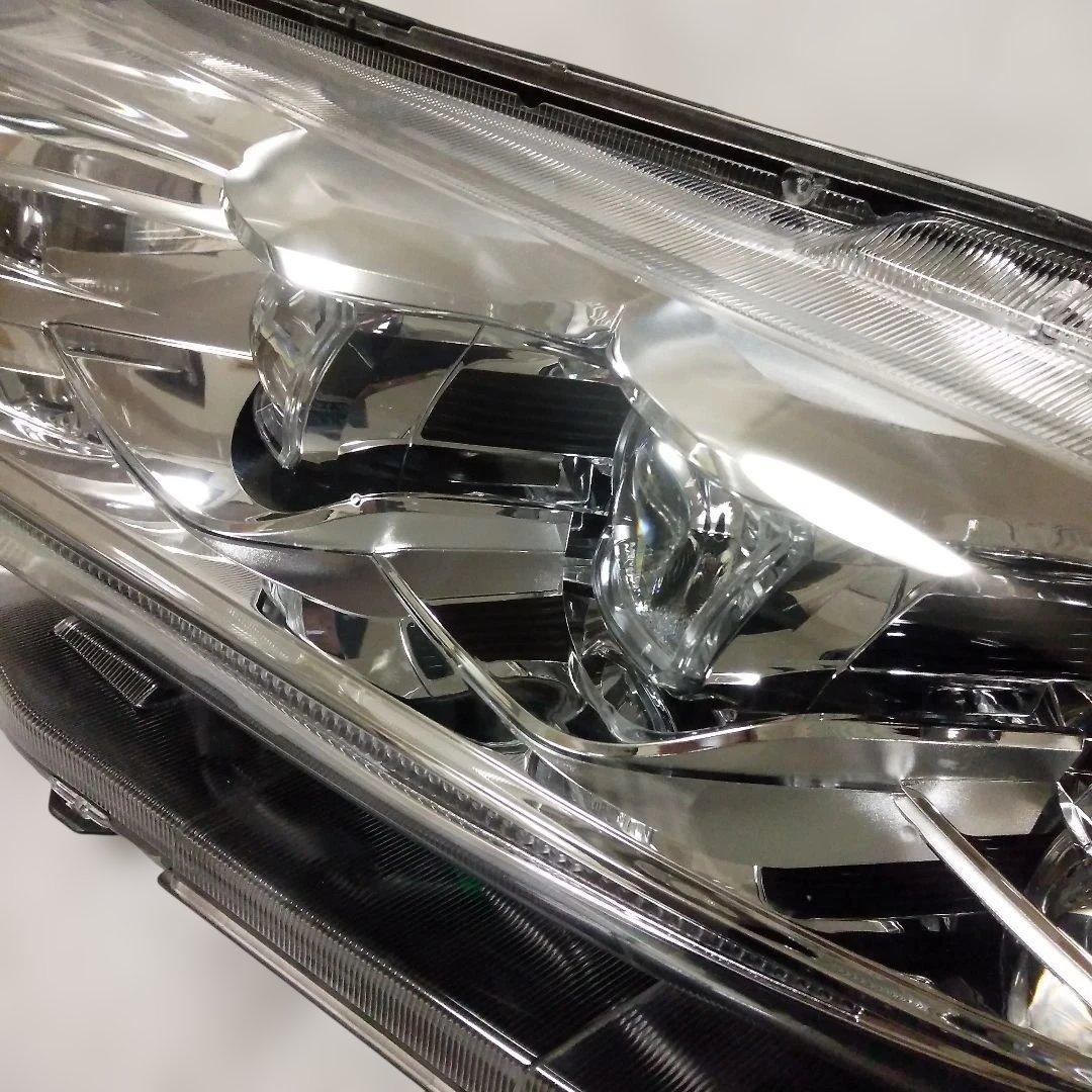 ハリアー60 後期 左ヘッドライト zsu60w 美品 KOITO48-192