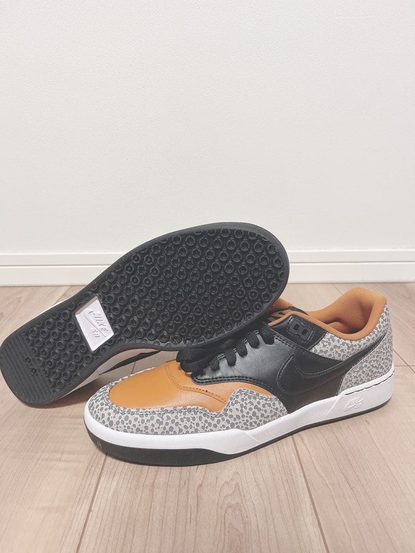 NIKE SB/スニーカー/オレンジ/グレー/スケボー/プレミアム/Safari