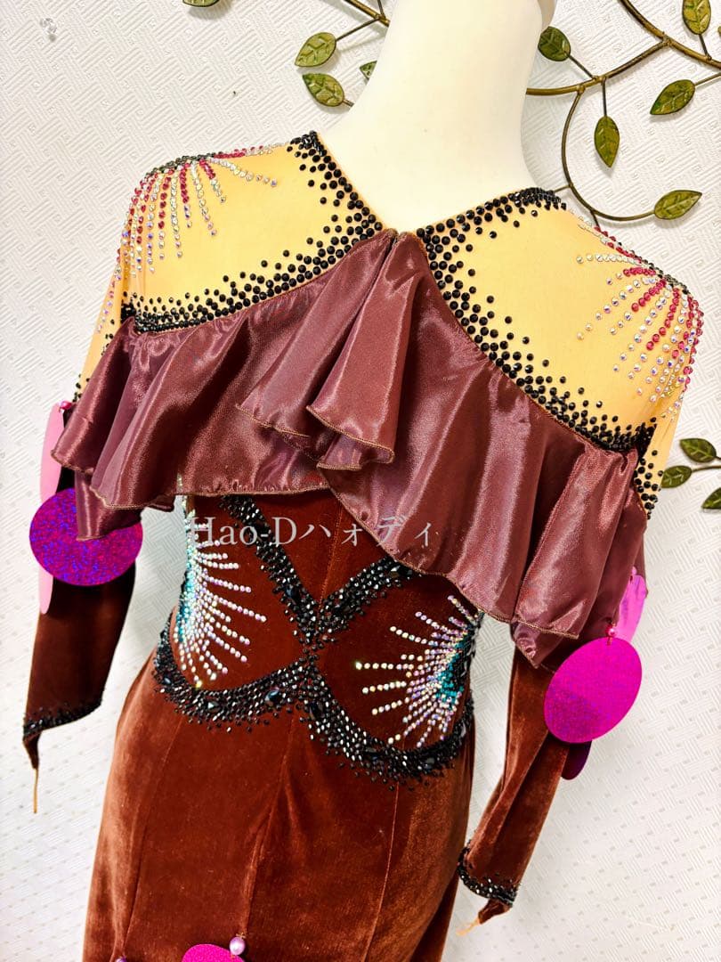 新品★ラテンドレス★L★社交ダンス★ピンクスパンコール★競技会★茶ベロア★丈調整