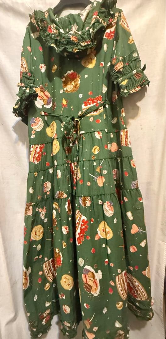 新品タグ付きケーキ柄ワンピースカネコイサオワンダフルワールド¥62640