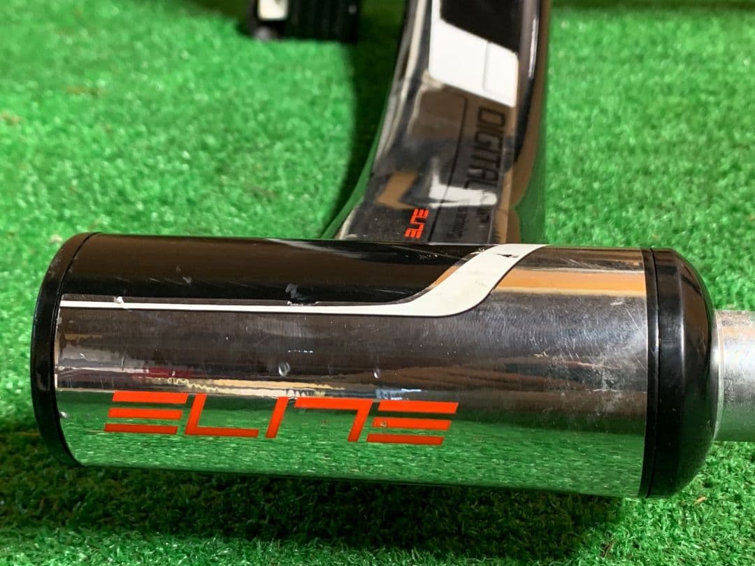 ELITE QUBO Digitalトレーナー用ローラー台 ホワイト/ブラック