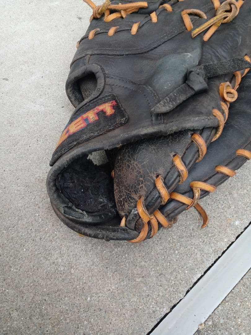 野球　ファーストミット