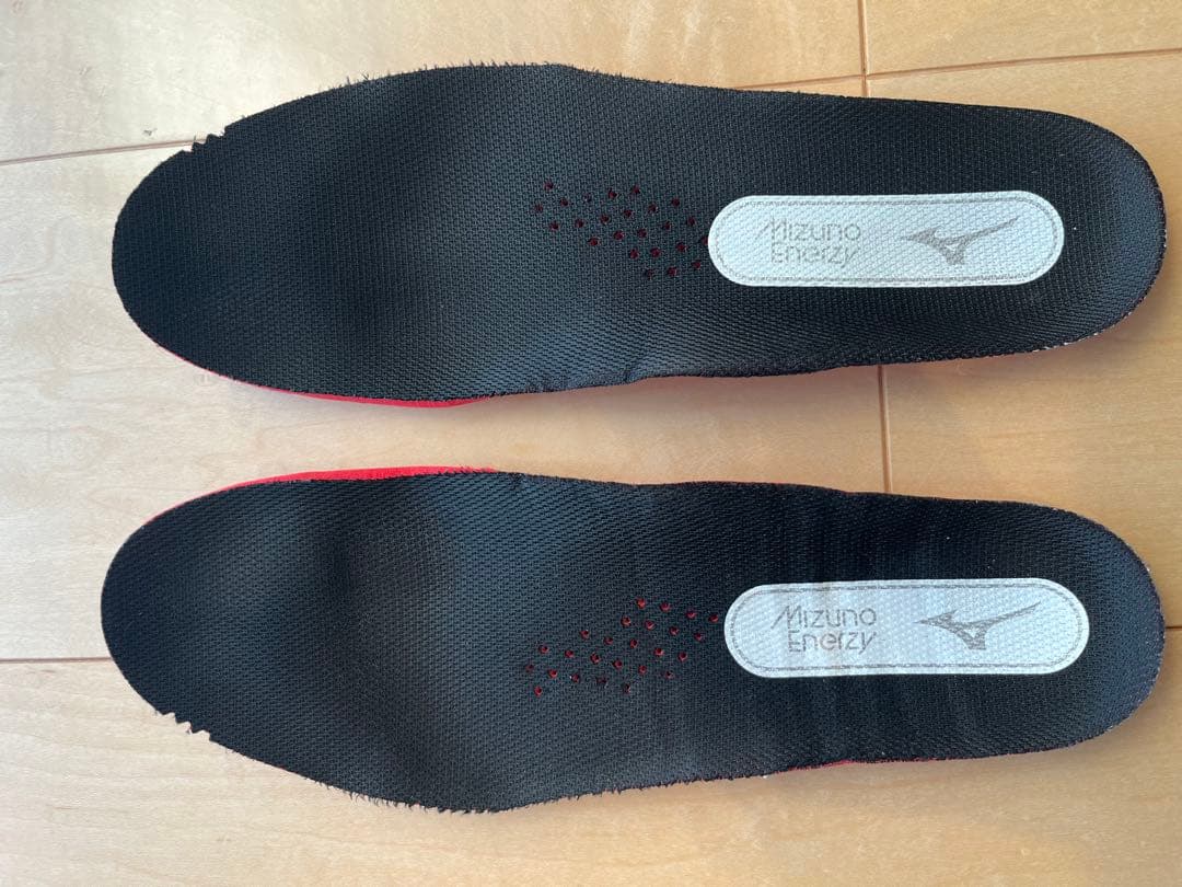 Mizuno ウェーブライトニングZ8 27.0