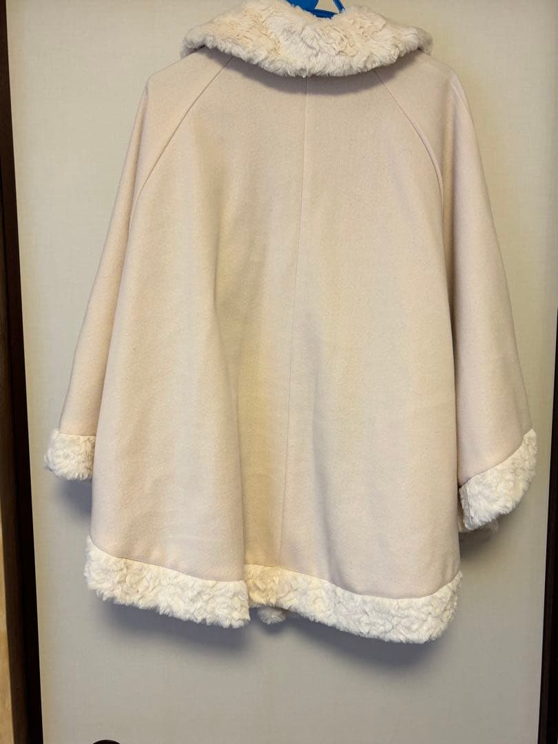 apres jour by あかちゃす　ホワイトポンチョコート