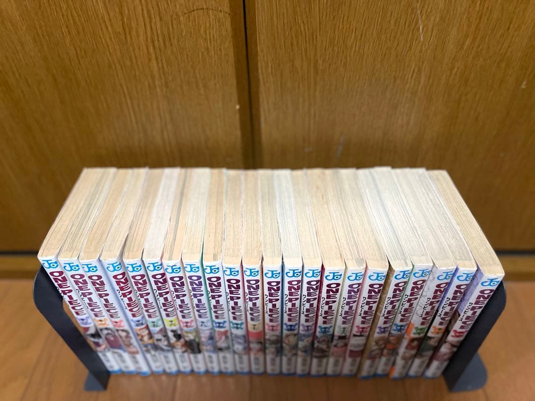 【送料無料】ワンピース　1巻〜95巻＋関連本　＊87〜92巻不足