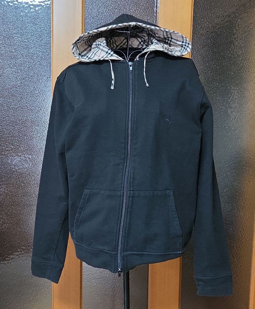 【BURBERRY LONDON 】フード付き 黒ジッパーパーカー Lサイズ