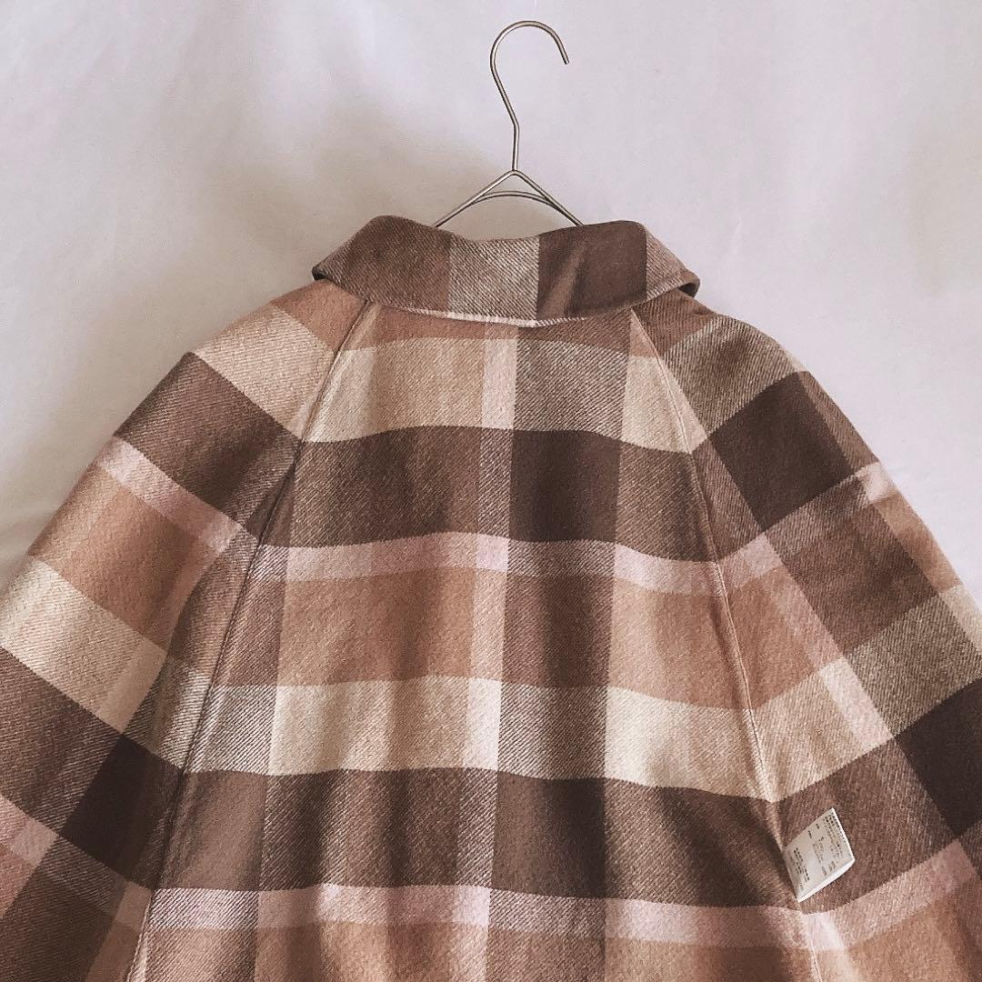 美品 ブルーレーベルクレストブリッジ ファー付きリバーシブルポンチョ 38