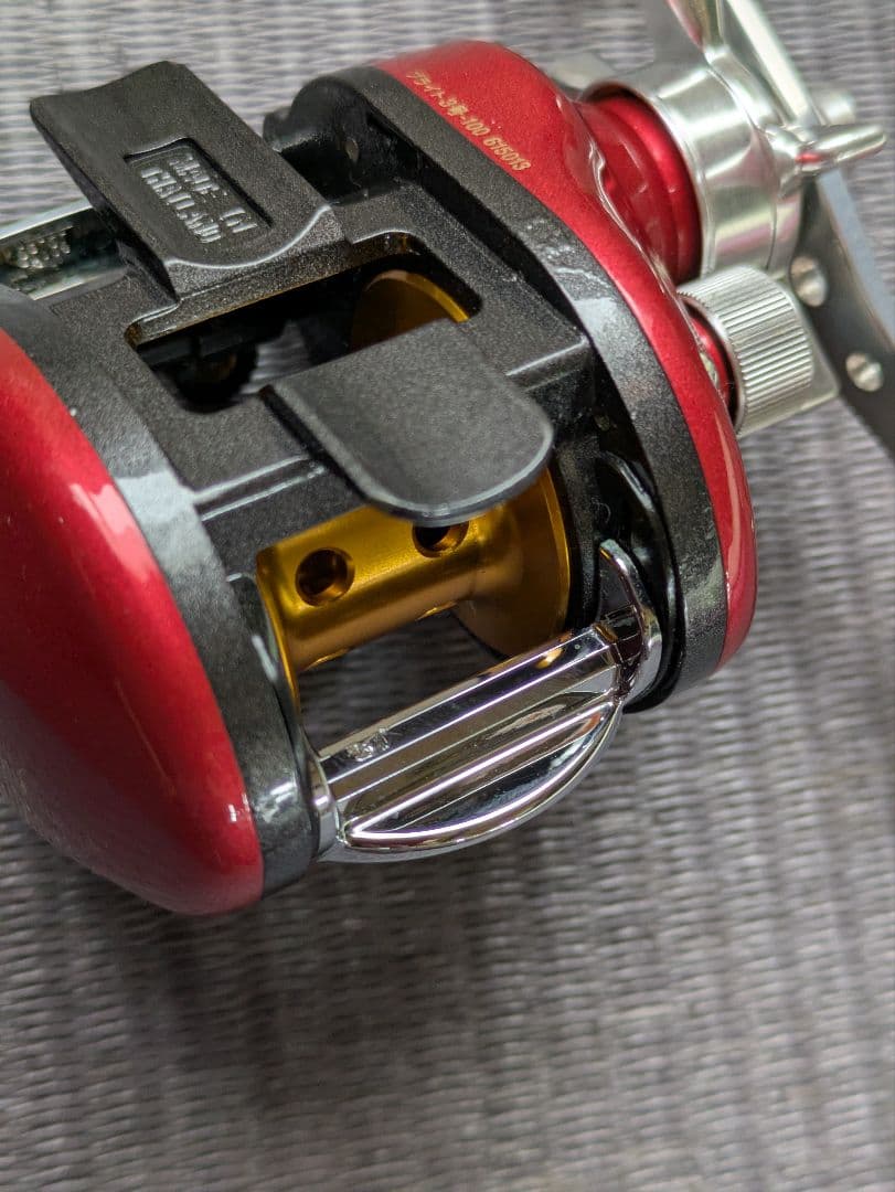 ダイワ　スマック　100L レッドチューン