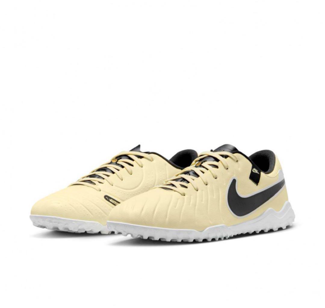 新品　NIKE レジェンド10アカデミーTF サッカー　トレシュー　白　26cm