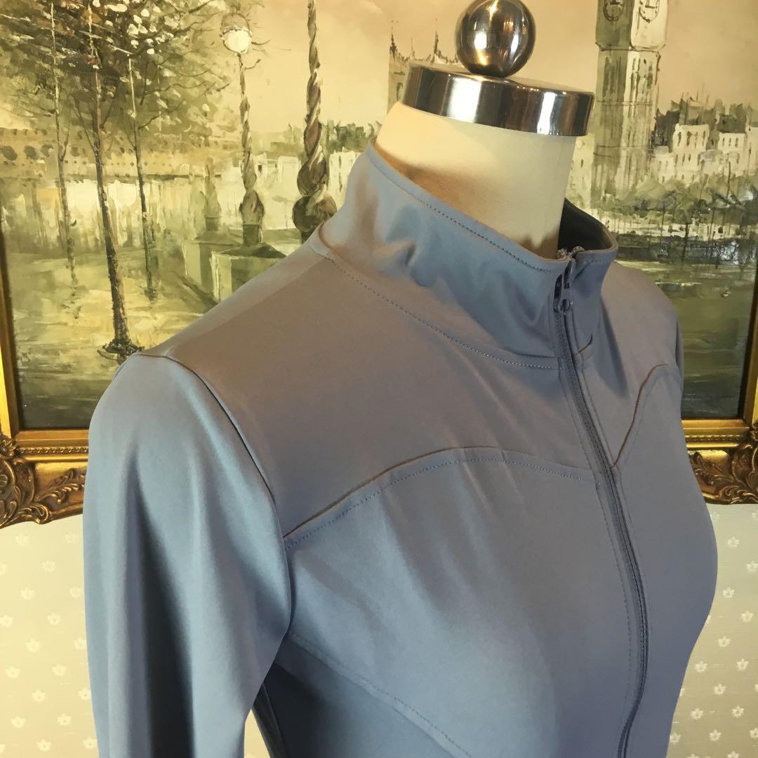 LULULEMON☆ サイズ M スモークブルー レディース ジャケット