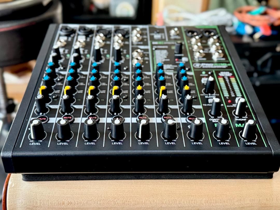[美品]　Mackie ProFX10v3 アナログミキサー