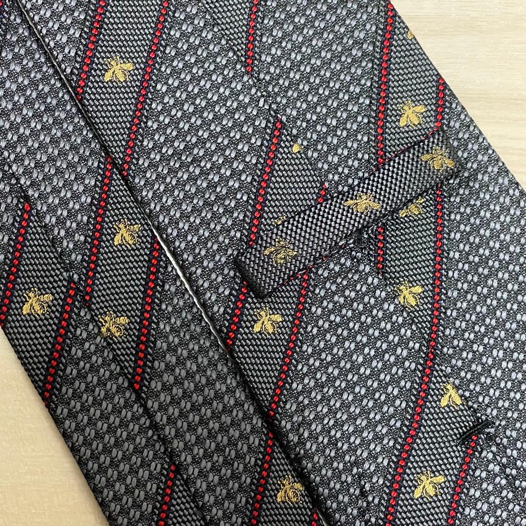 【希少】　良品　グッチ　高級シルク　ネクタイ　ストライプ　蜂　アニマリエ　グレー