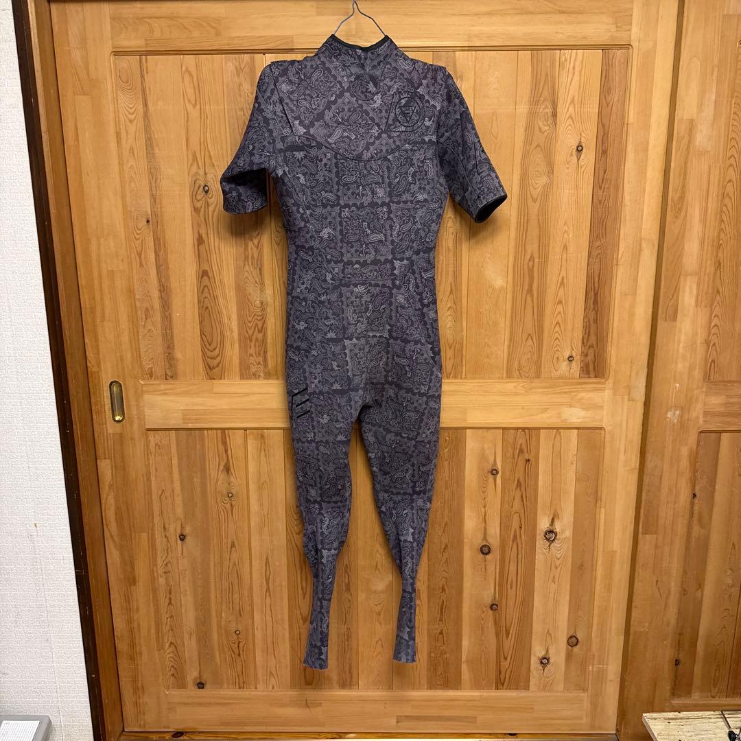DOVE ペイズリー柄 グレー シーガルウェットスーツ 2mmジャージ