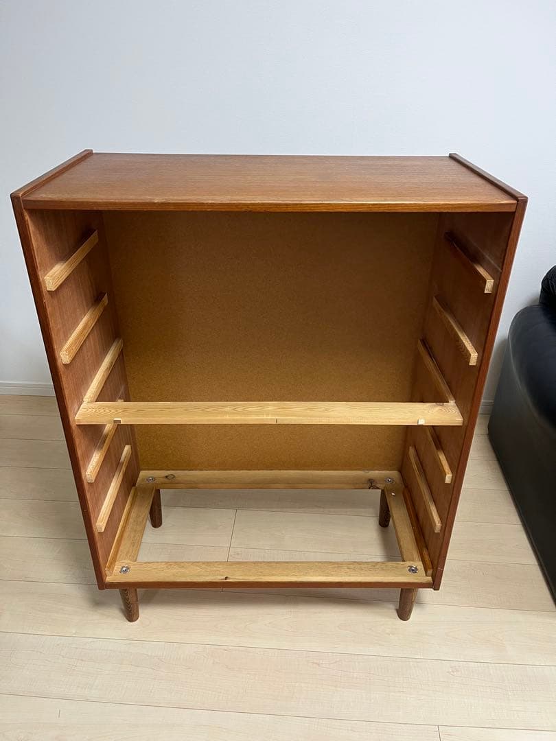 デンマーク　ヴィンテージ　6段チェスト